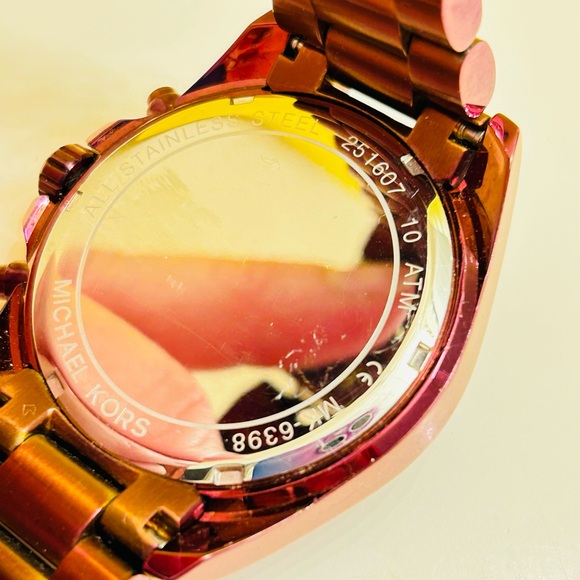 Michael Kors Purple Bradshaw Watch - Picture 9 of 9